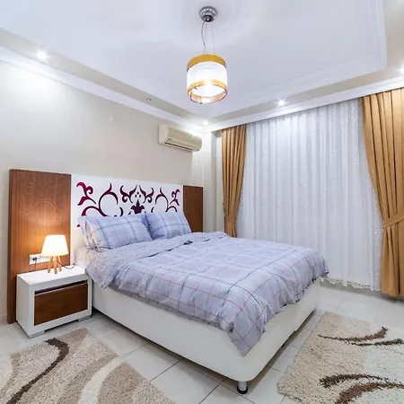 In Centrum, 3 Minutes To The Damlatas And Cleopatra Apartman